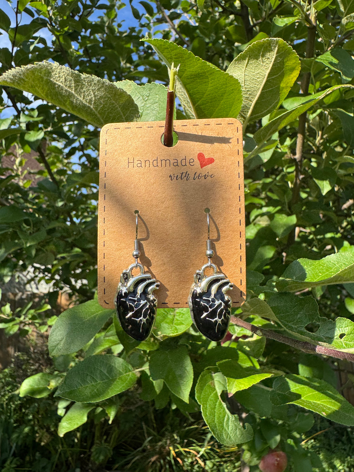 BLACK HEART EARRINGS