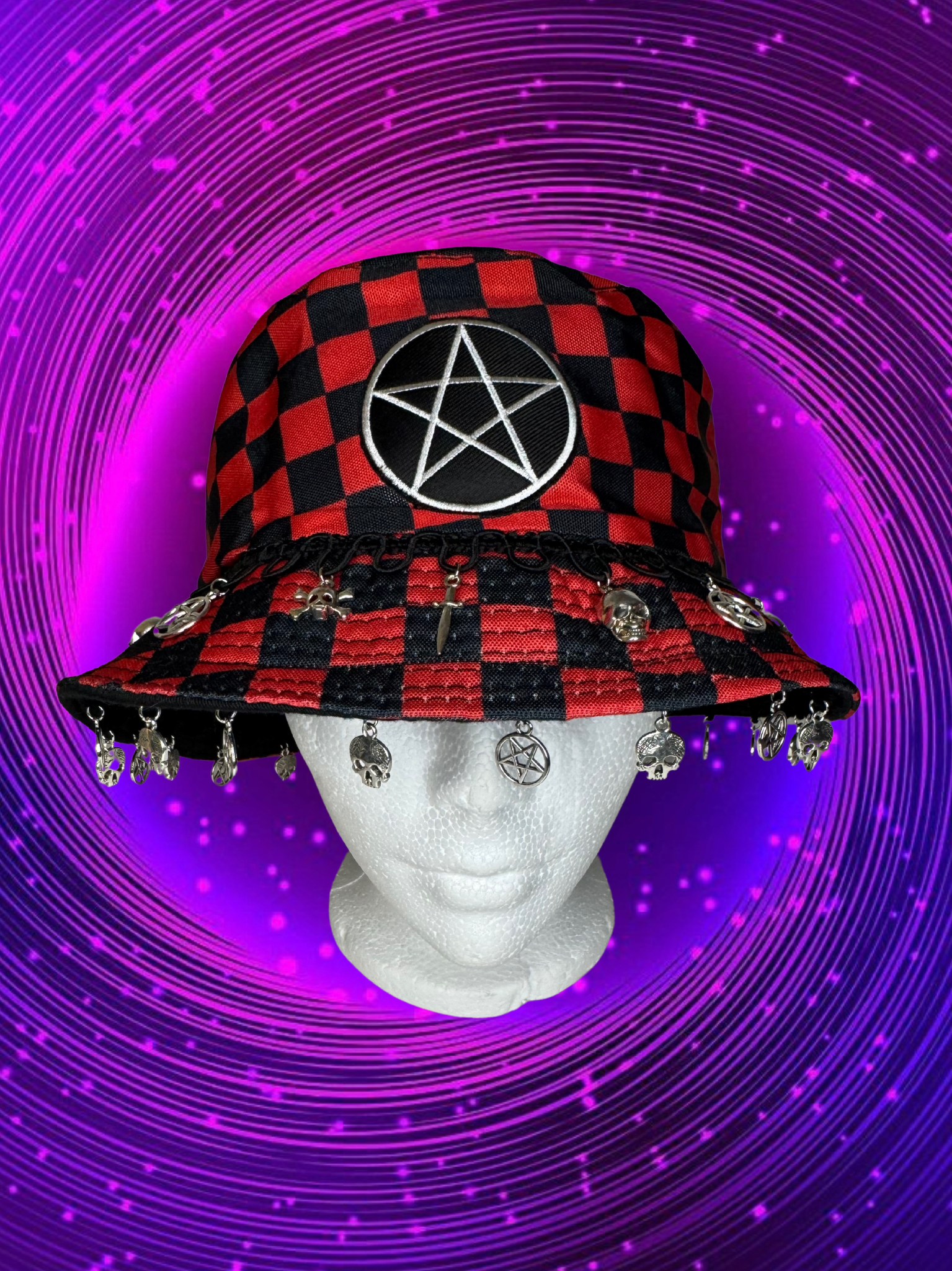 CHECKERED PENTAGRAM BUCKET HAT