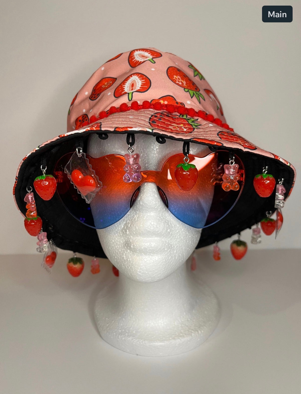 STRAWBERRY FIELDS BUCKET HAT