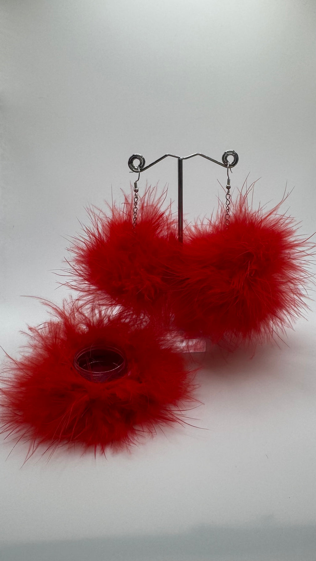 RED POCKET FLUFF EARRINGS