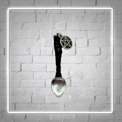 PENTAGRAM NECKLACE