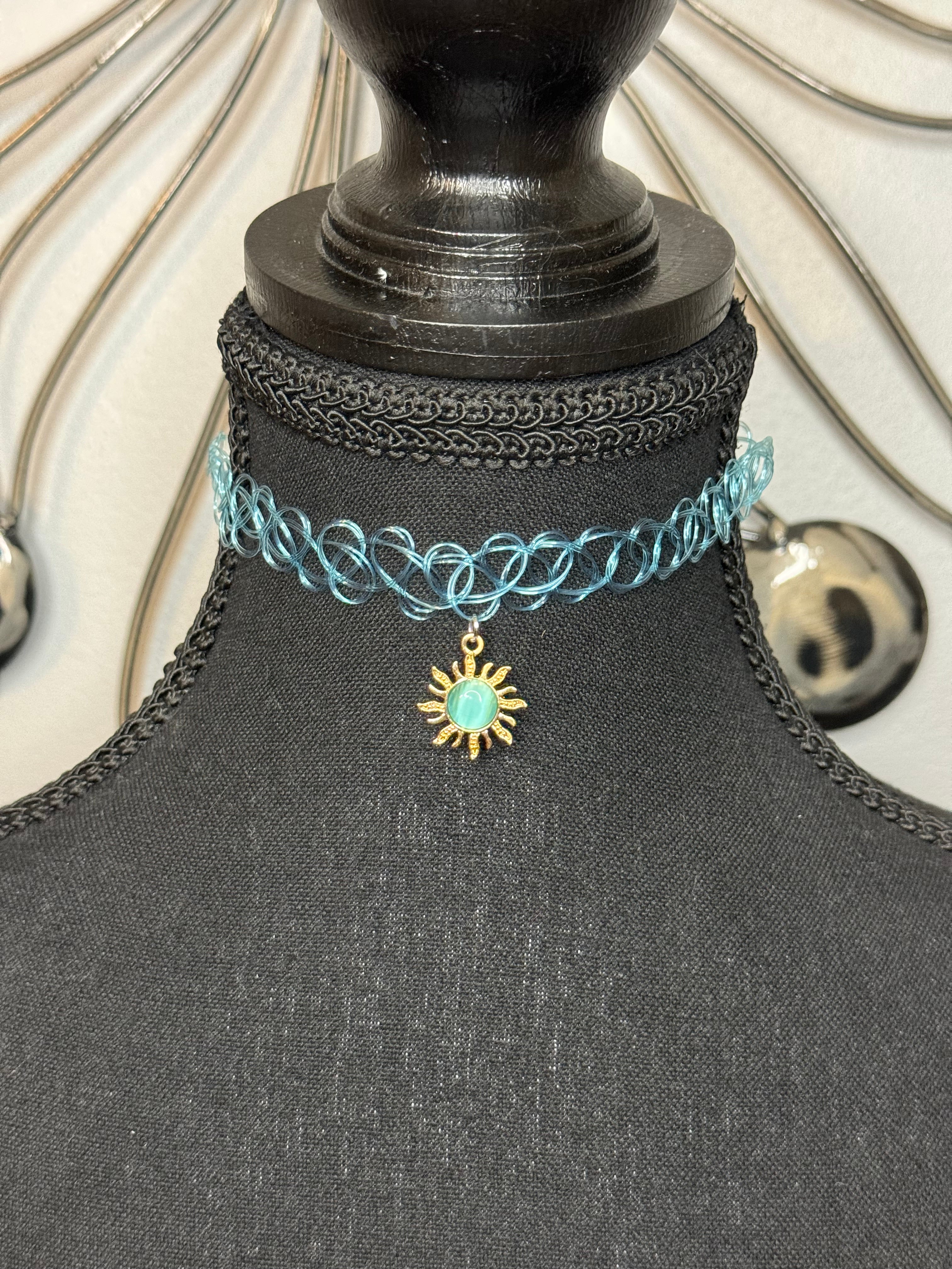 BLUE SUN CHOKER