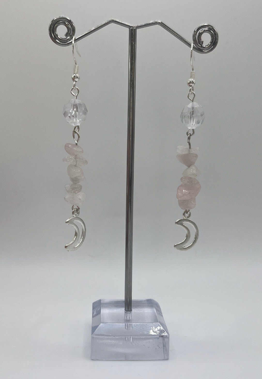 BEIGE CLEAR MOON STONE EARRINGS
