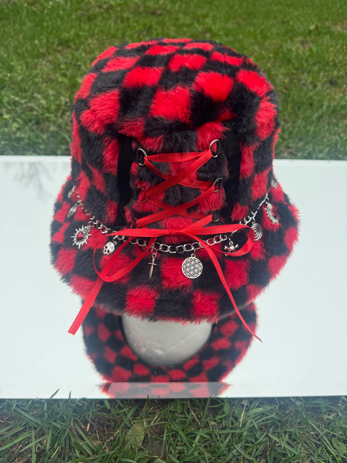 CHECKERED HAHAHEHU BUCKET HAT