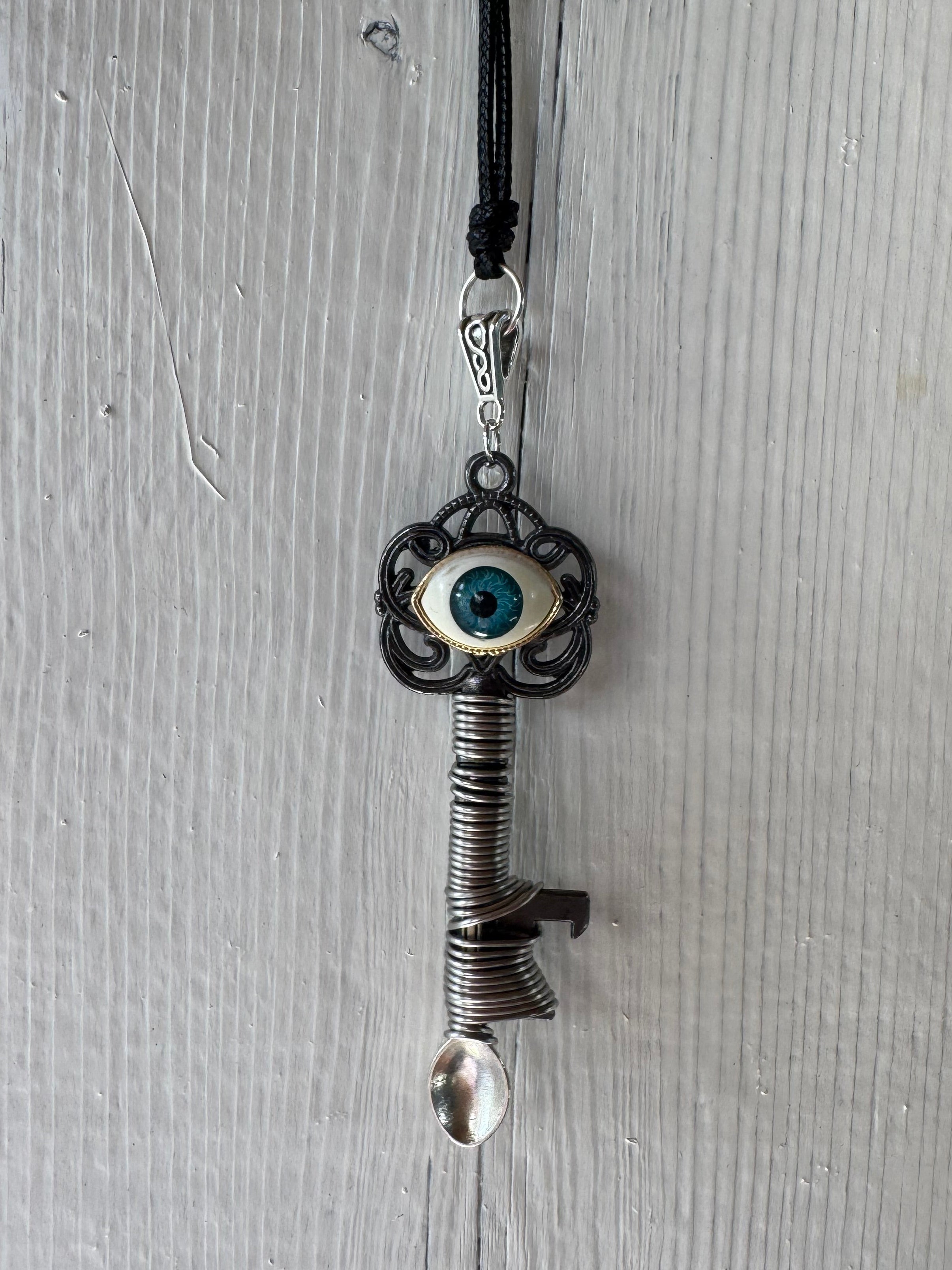 EYE KEY NECKLACE