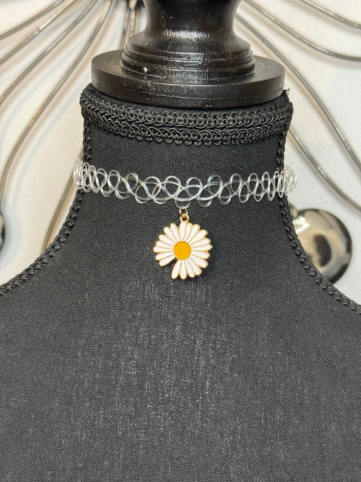 DAISY CLEAR CHOKER