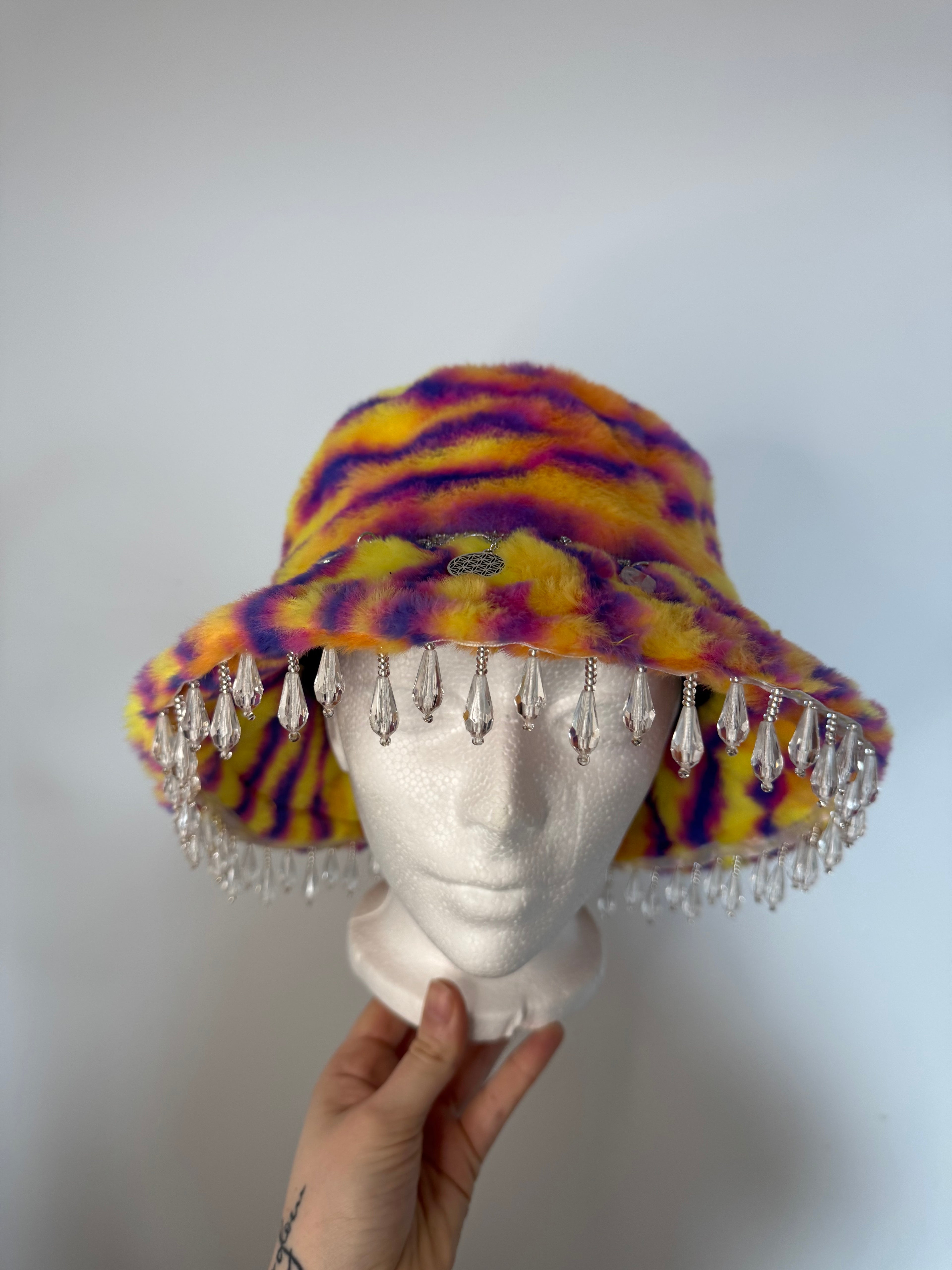 TIGER DANGLES FURRY BUCKET HAT