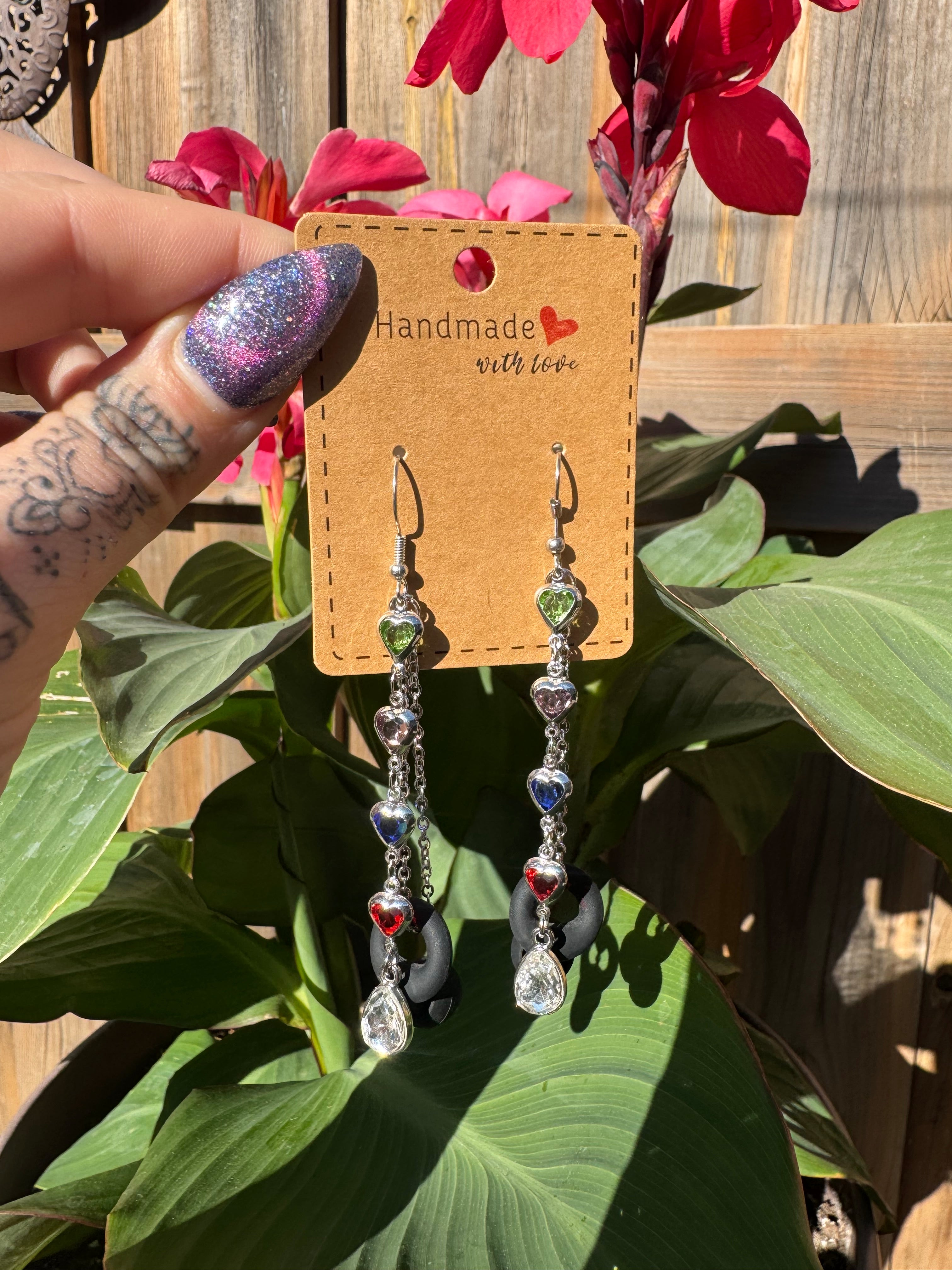 CRYSTAL HEARTS EARPLUG EARRINGS