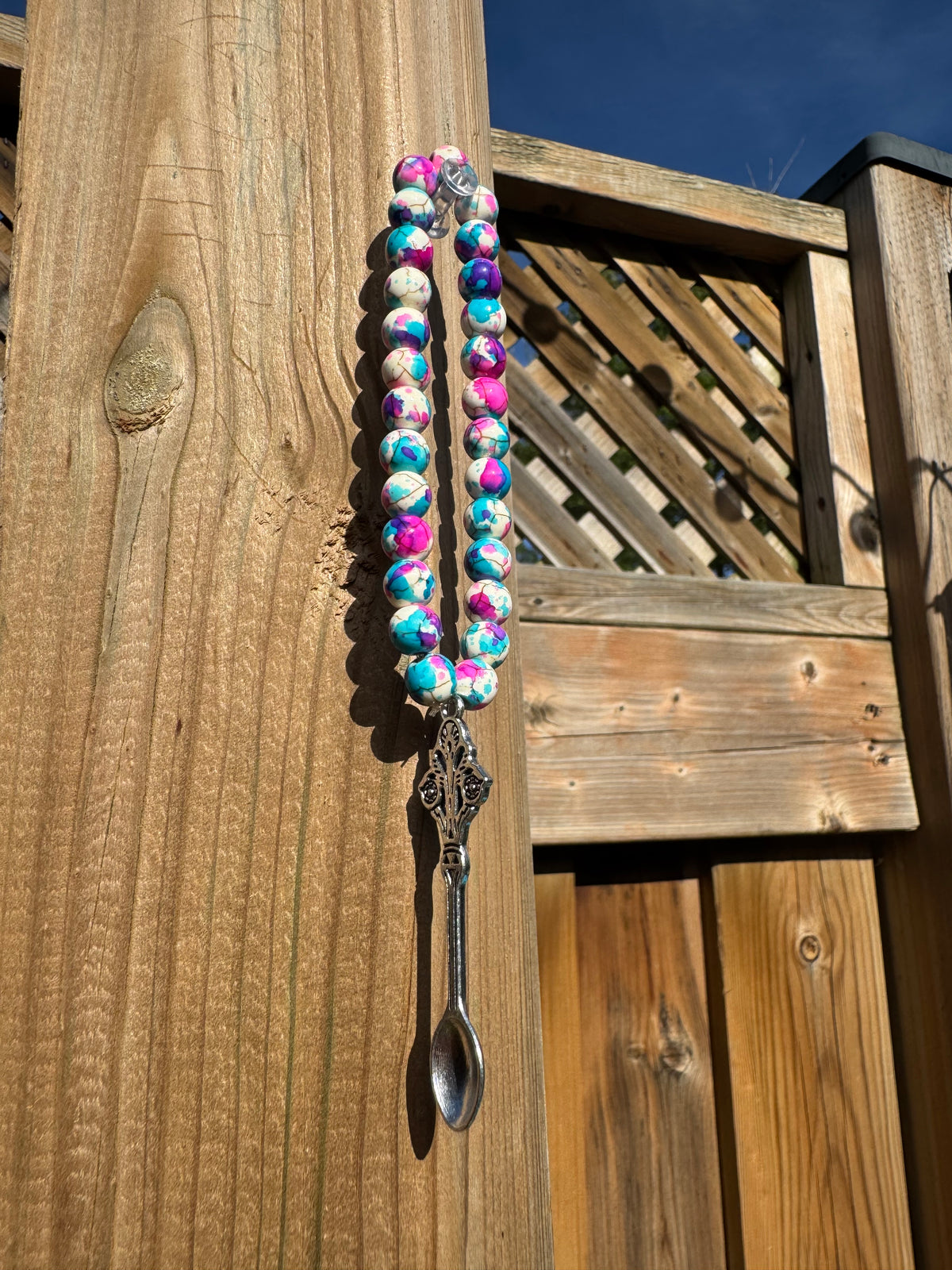 COLOURFUL FLOWER STONE BEAD BRACELET