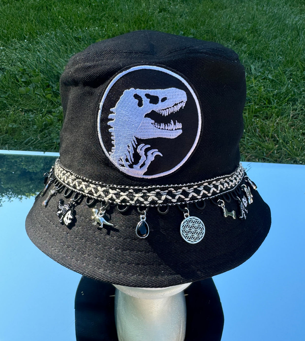 DINO SKELLY BUCKET HAT