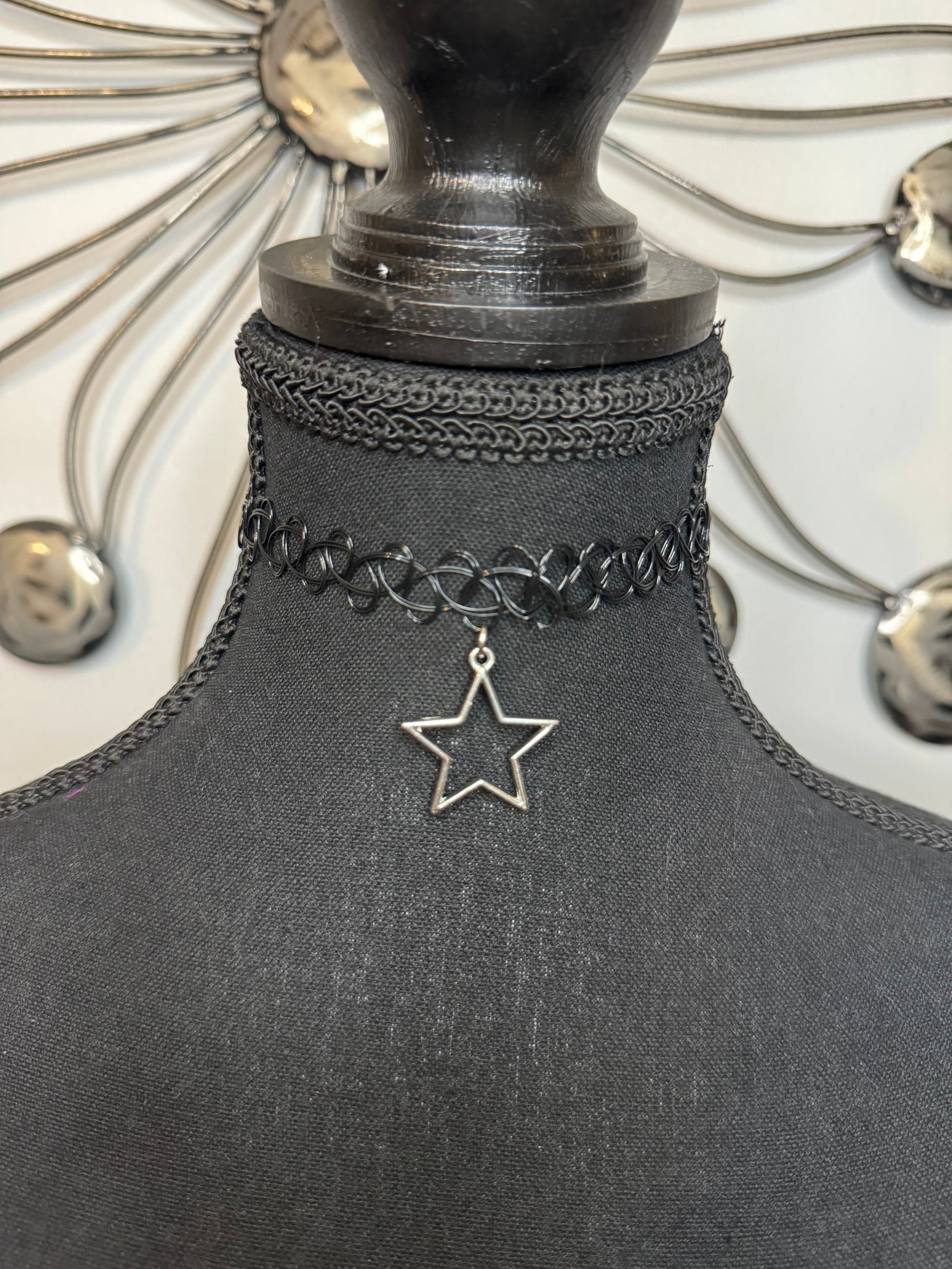 STAR CHOKER