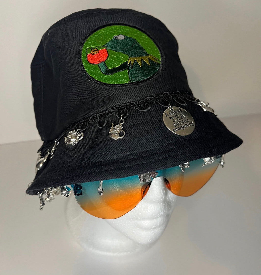 TEA TIME BUCKET HAT