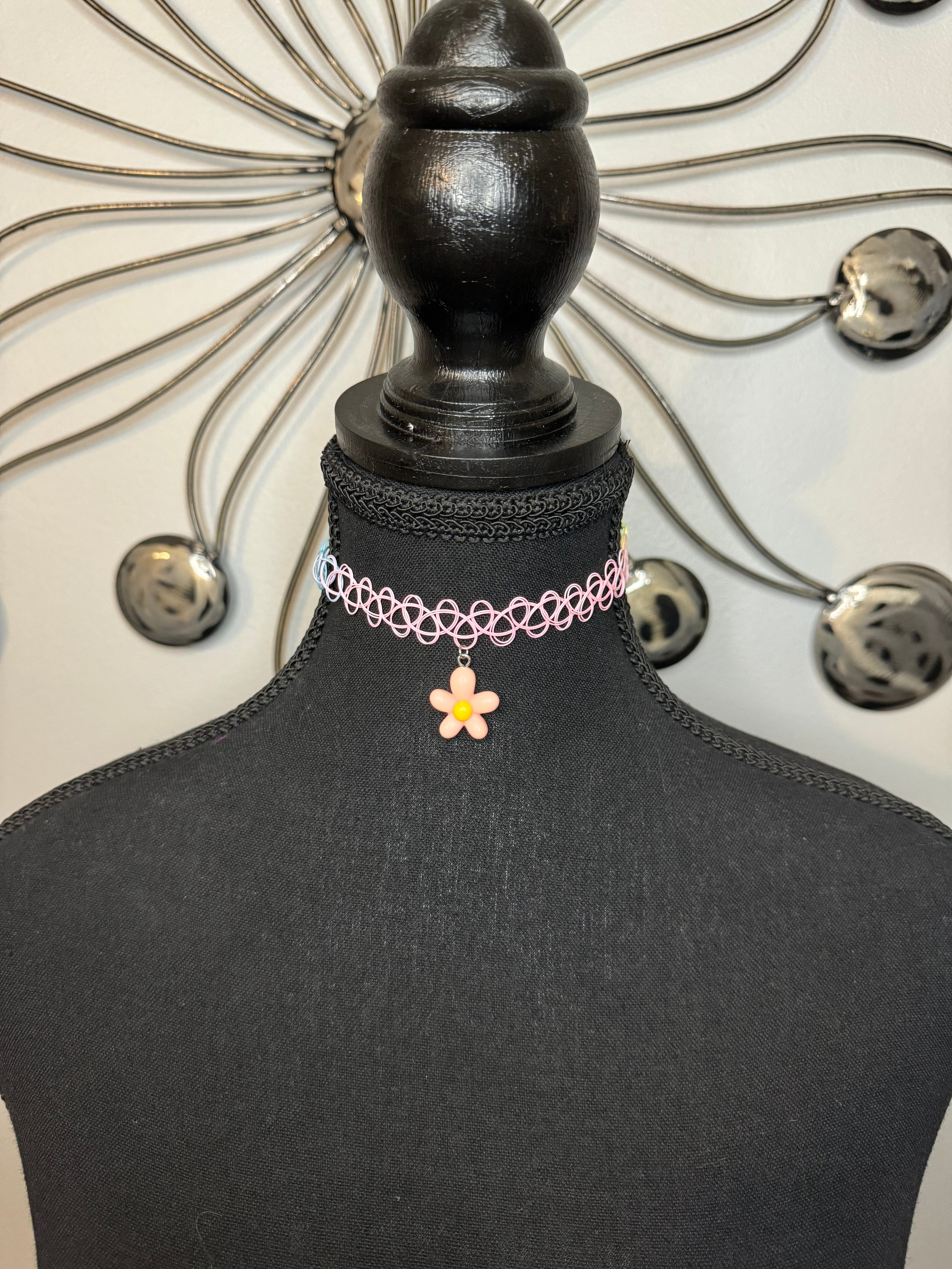 PINK FLOWER CHOKER