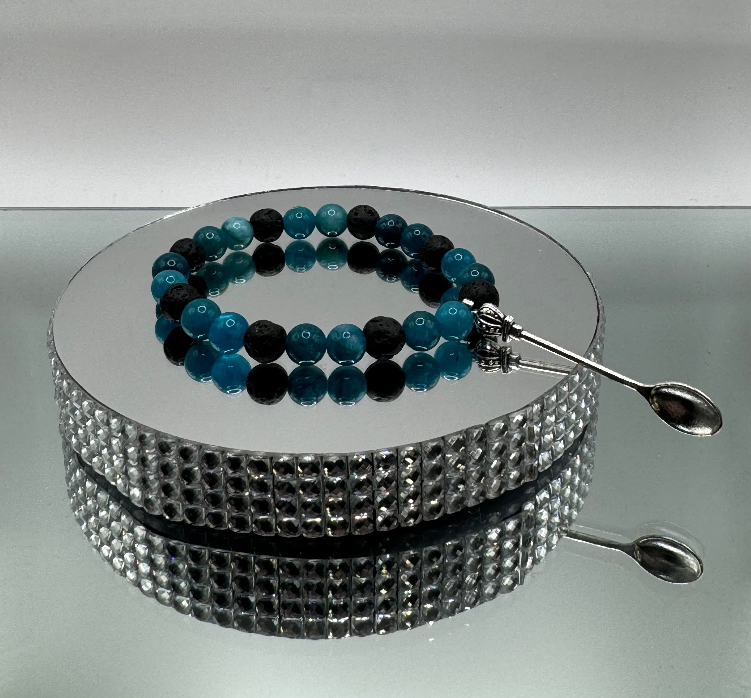 NATURAL BLACK LAVA & BLUE APATITE JADE STONE BEAD BRACELET