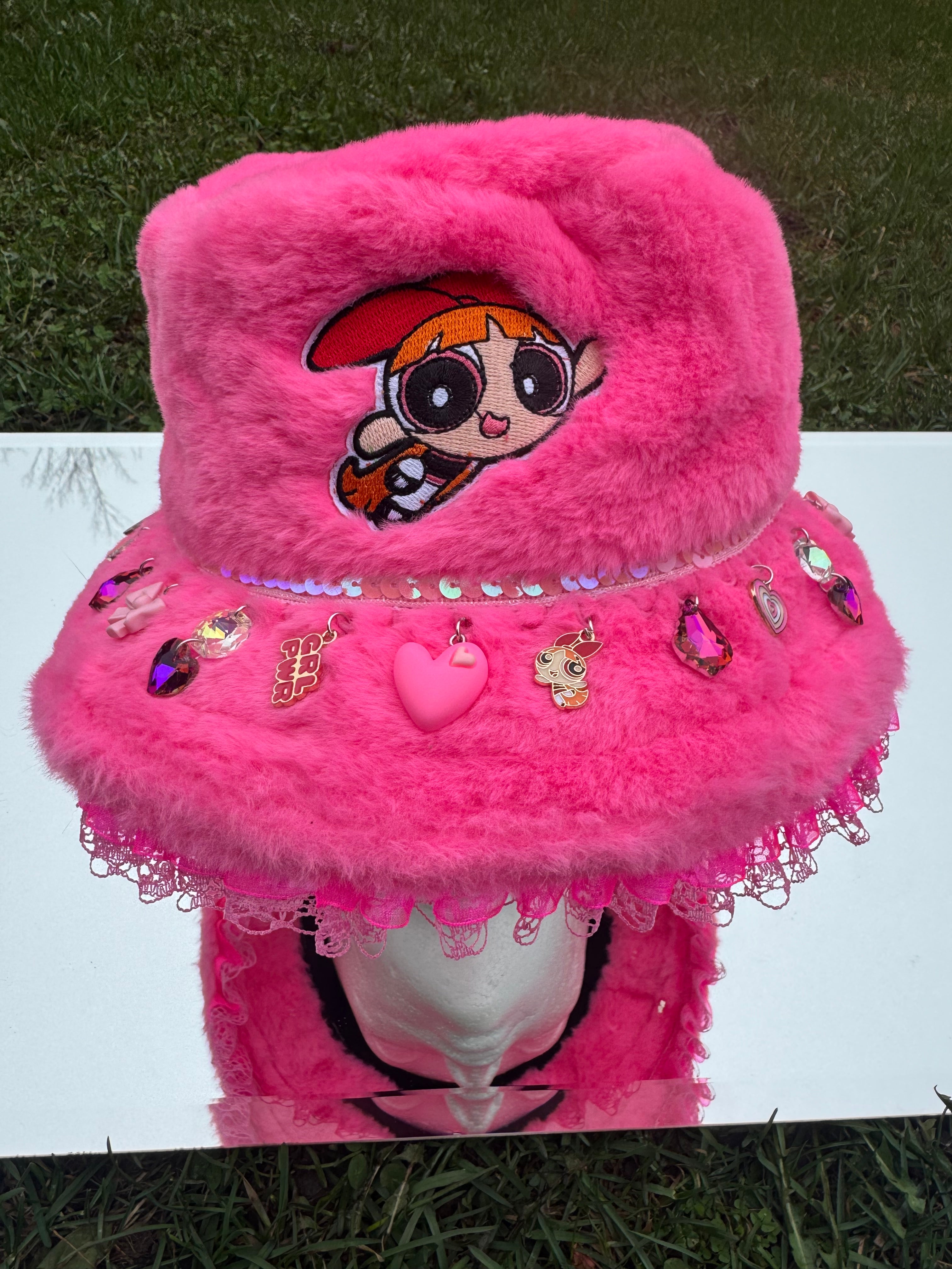 BORN TO BLOSSOM BUCKET HAT