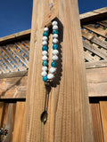 WHITE TURQUOISE HOWLITE & BLUE APATITE JADE STONE BEAD BRACELET