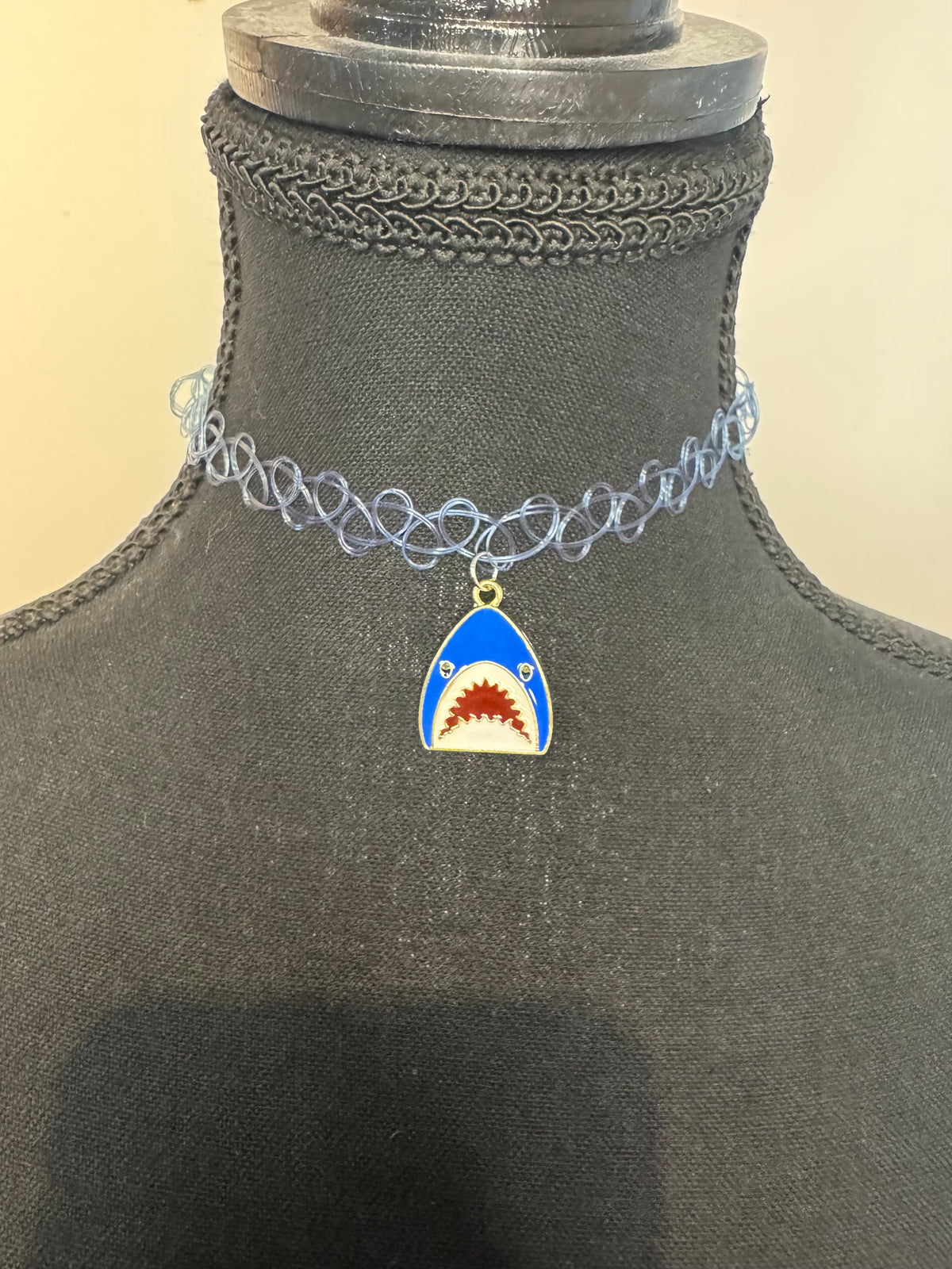 SHARK SQUAD CHOKER