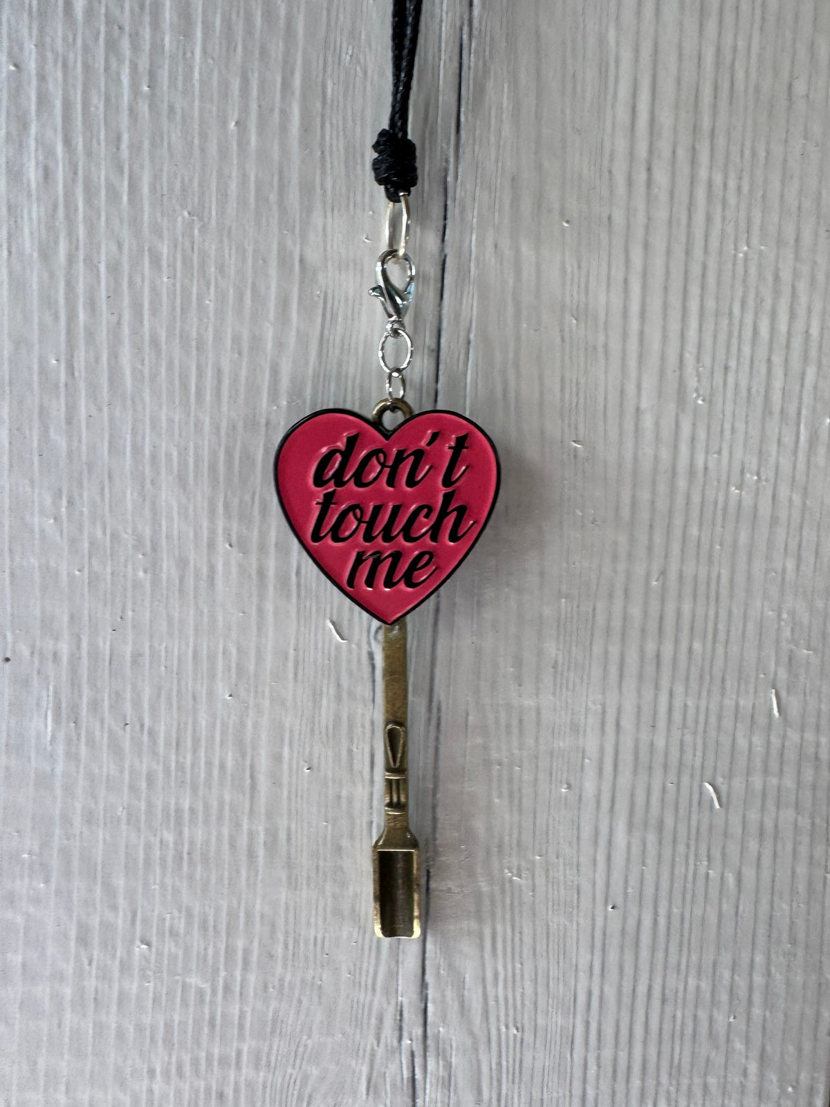 DON’T TOUCH ME NECKLACE