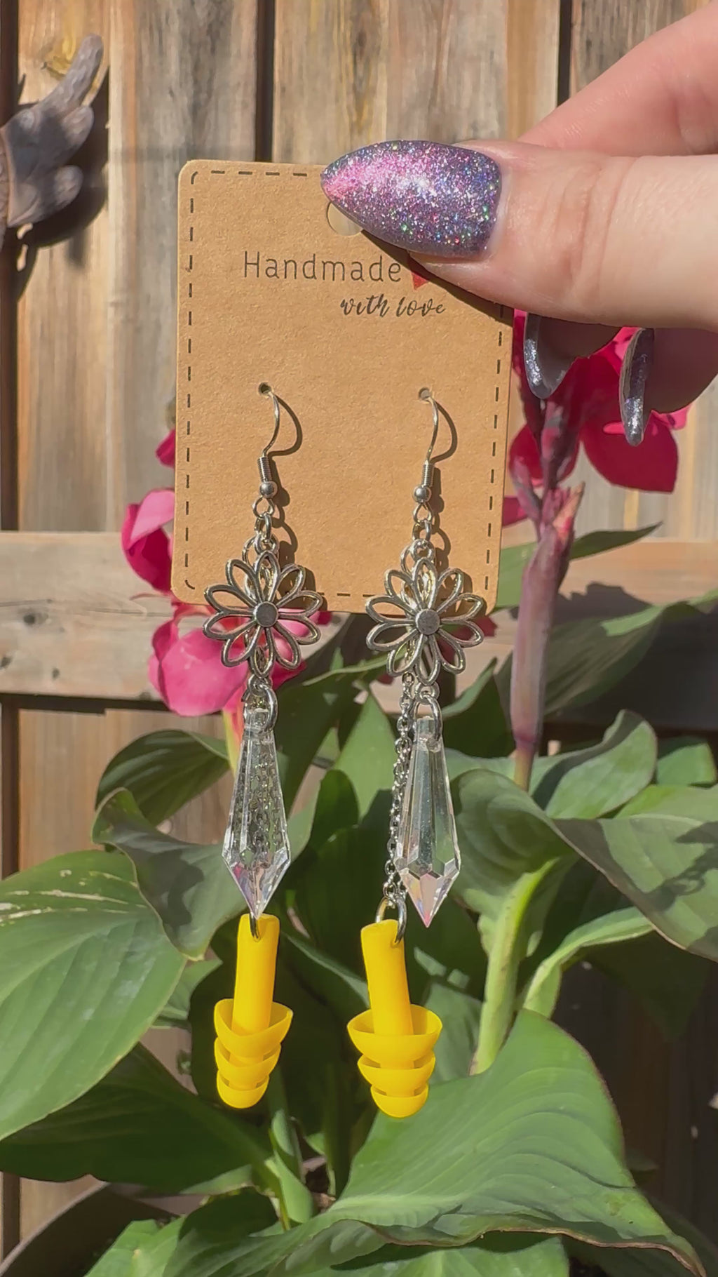 YELLOW DAISY EARPLUG EARRINGS